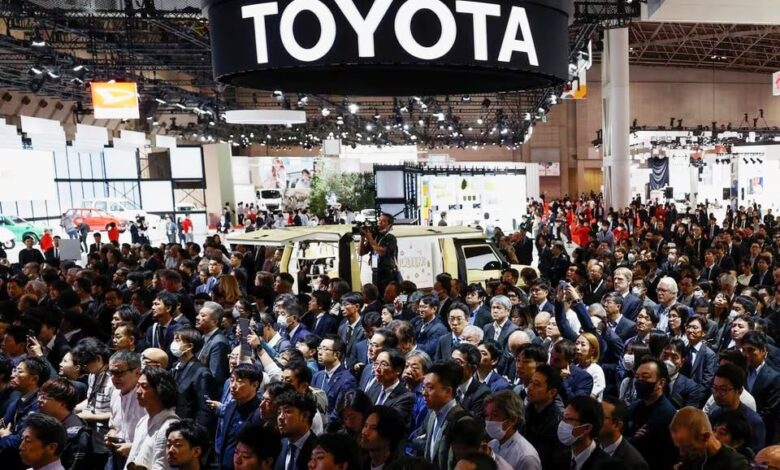 Toyota holds off response on wage talks after first round