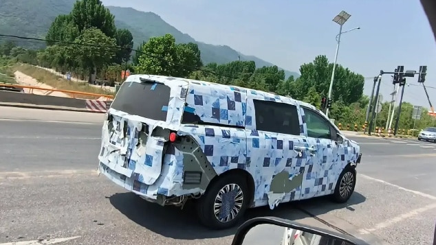 New BYD MPV spied in China – possibly named Zhou