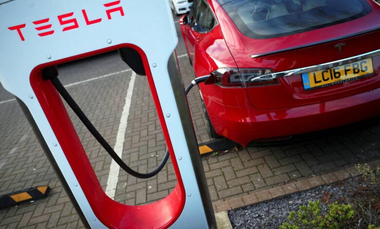 Tesla offers discounts for European fleet buyers in damage control